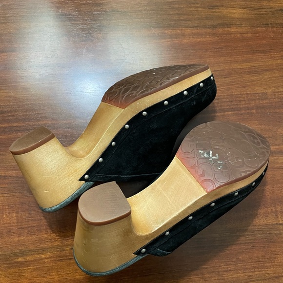 ✨UGG Suede Clogs Mules✨ Great Condition WOMEN Size 8 - Picture 3 of 7
